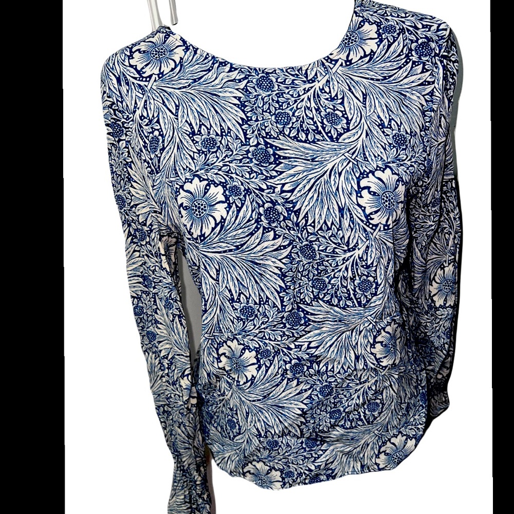 Woman tops